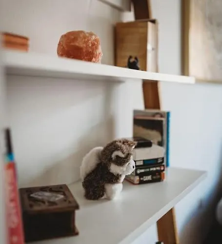 Cozy Nest In Quiet Neighbourhood, Free Parking