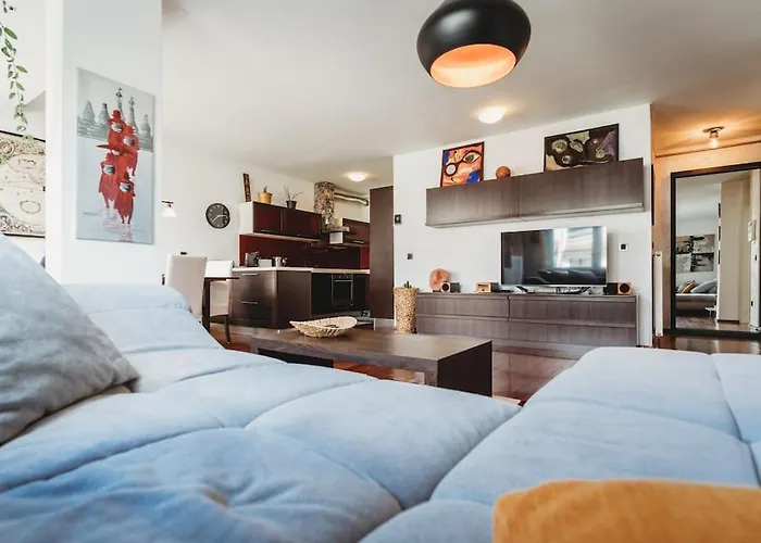 Appartamento Cozy Nest In Quiet Neighbourhood, Free Parking
